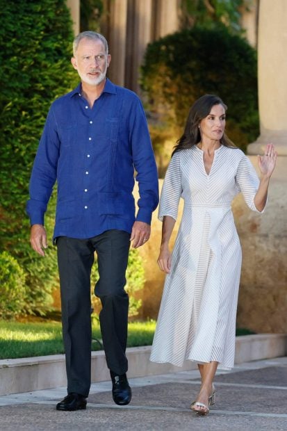 Los Reyes Felipe y Letizia en Marivent. (Foto: EFE)