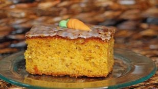 Bizcocho de yogur y zanahoria: receta esponjosa, jugosa y muy fácil