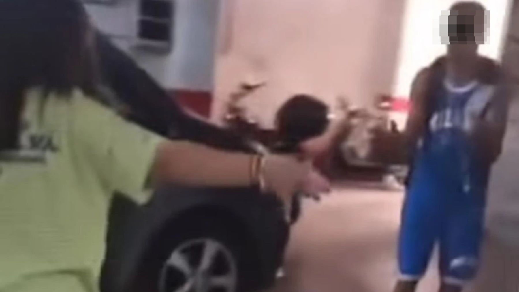 Una vecina graba a un ladrón argelino que le enseña los genitales cuando le pilla robando en Murcia