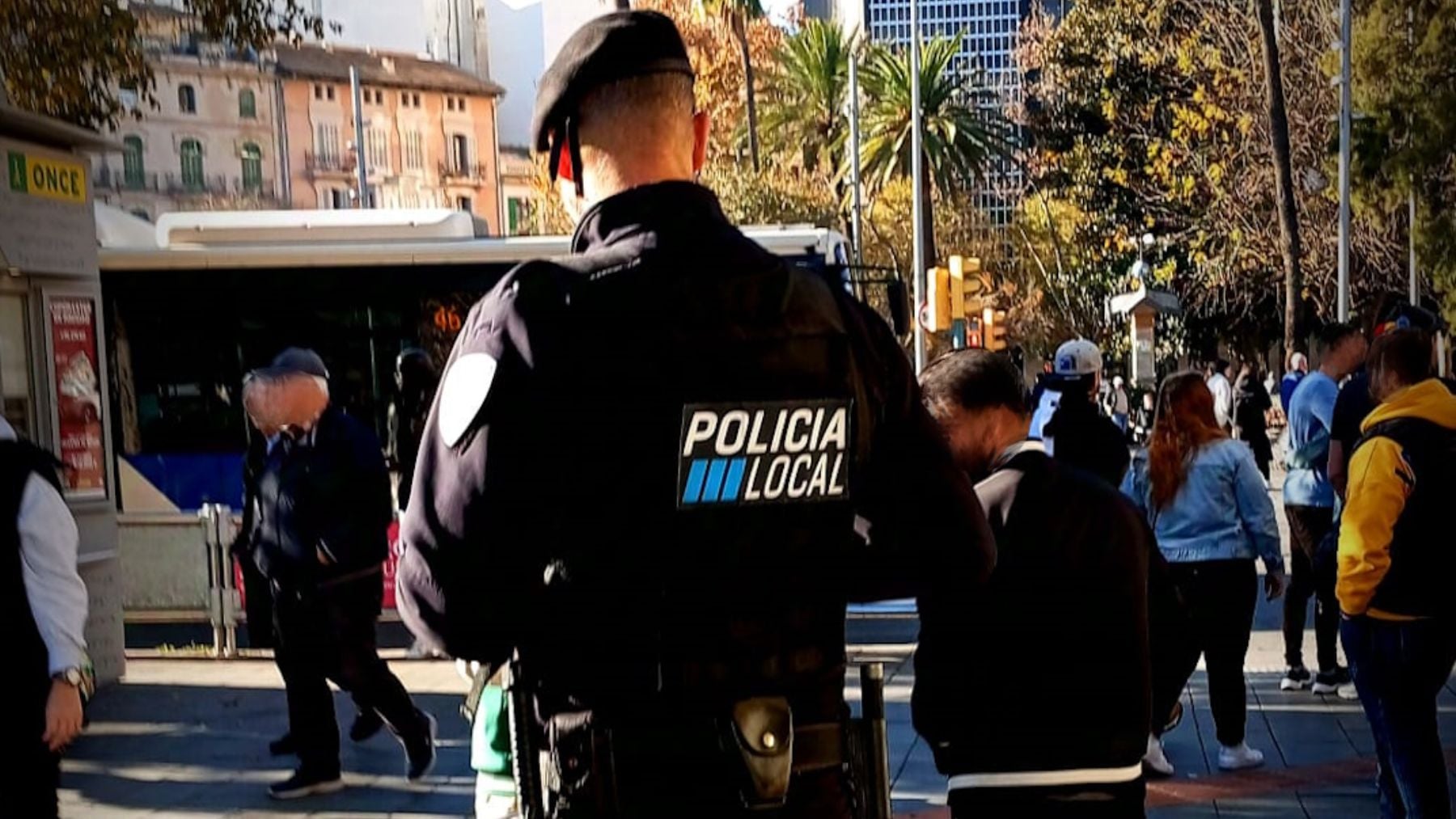 El viaje que no encontraba final: una anciana desorientada regresa a casa tras la ayuda de la Policía Local de Palma