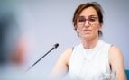 Un estudio desafía la ley del tabaco de Mónica García: revela una drástica reducción de tóxicos en el tabaco calentado