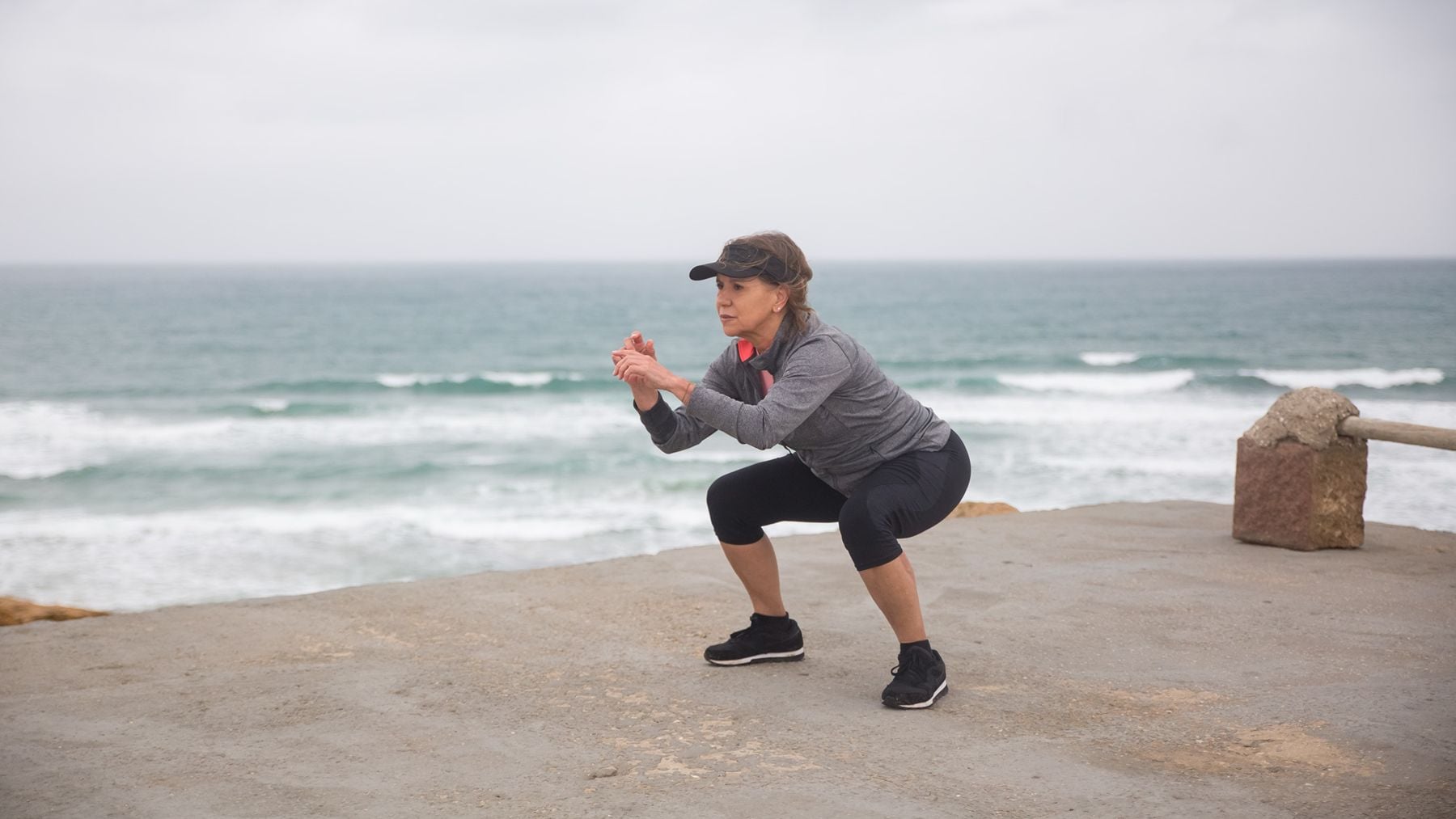 Ana Arrechea, entrenadora personal: “El mejor ejercicio para trabajar glúteos, piernas y abdomen a partir de los 50 son las sentadillas”