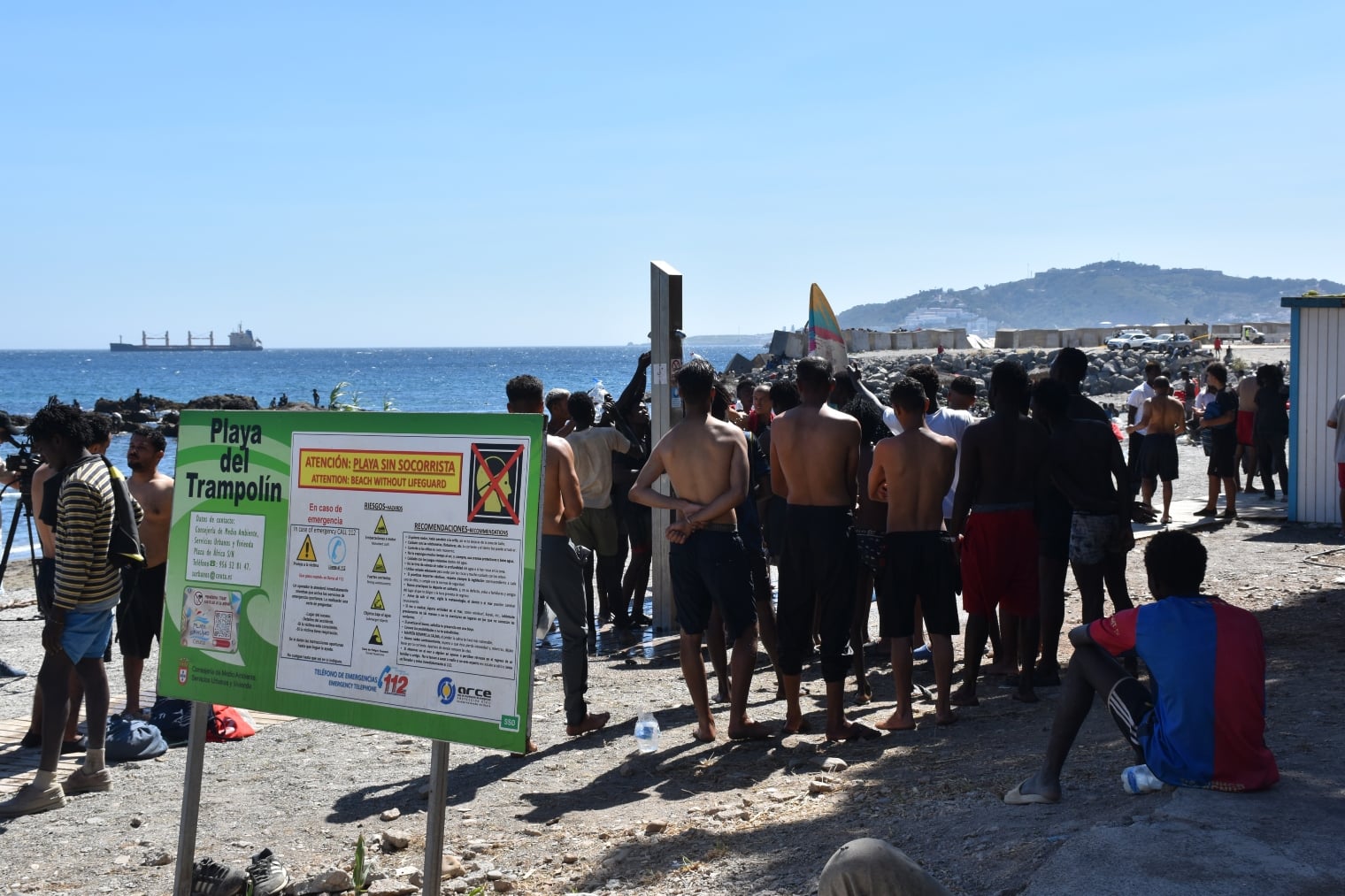 Los guardias civiles desmienten a Marlaska: Ni de broma quedan 2.000 inmigrantes en Ceuta, hay al menos 6.000
