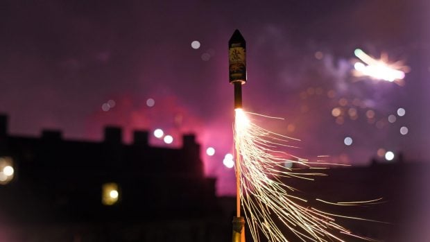 cohete fuegos artificiales
