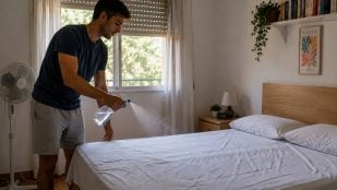 Truco egipcio para dormir en verano, trucos para dormir si hace calor, remedio casero para dormir en verano.