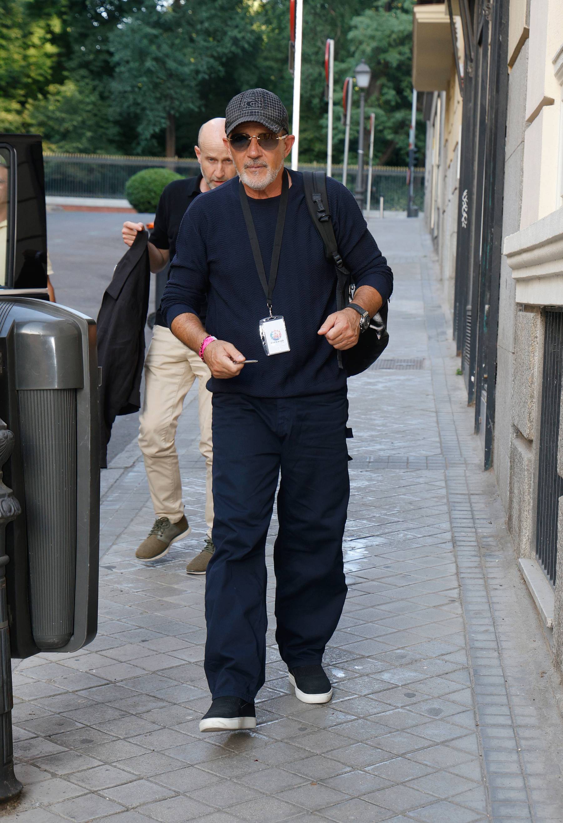Antonio Banderas por las calles de Madrid. (Foto: Europa Press)