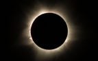 Pedro Duque, ex astronauta, confirma la hora exacta del eclipse solar: «A las 20:30 llegará el anillo de diamante»