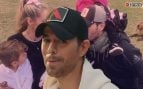 Enrique Iglesias junto a Anna Kournikova y sus tres primeros hijos (Instagram).