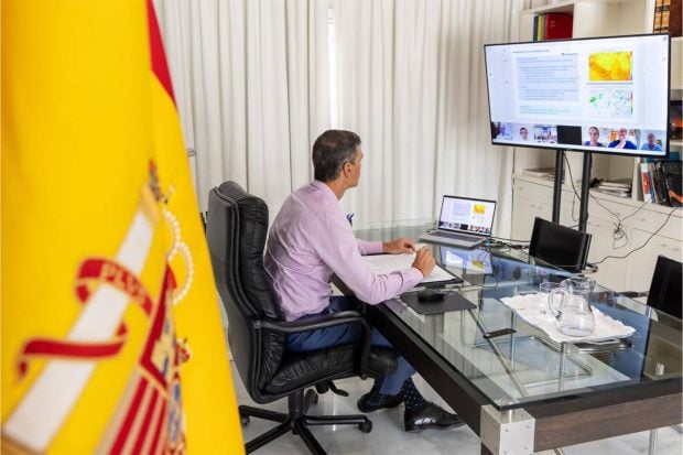 El presidente del Gobierno, Pedro S&aacute;nchez, durante la videoconferencia. (Foto: Moncloa)