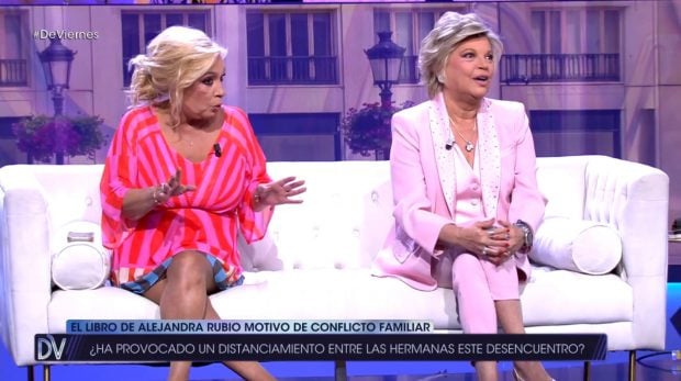 Carmen Borrego y Terelu Campos en De Viernes. (Mediaset)