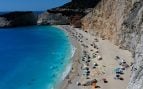 Playa de la isla de Siros, Grecia