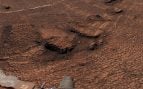 Primer plano de las fracturas poligonales descubiertas por el rover Curiosity de la NASA en Marte, que muestra su textura similar a un panal. Foto: NASA/JPL-Caltech/MSSS