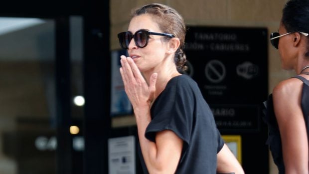 Blanca Romero en su llegada al tanatorio. (Foto: Europa Press)