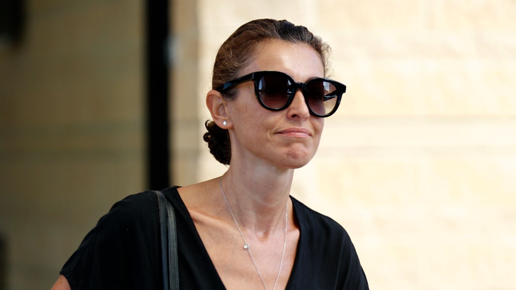 Blanca Romero en su llegada al tanatorio. (Foto: Europa Press)