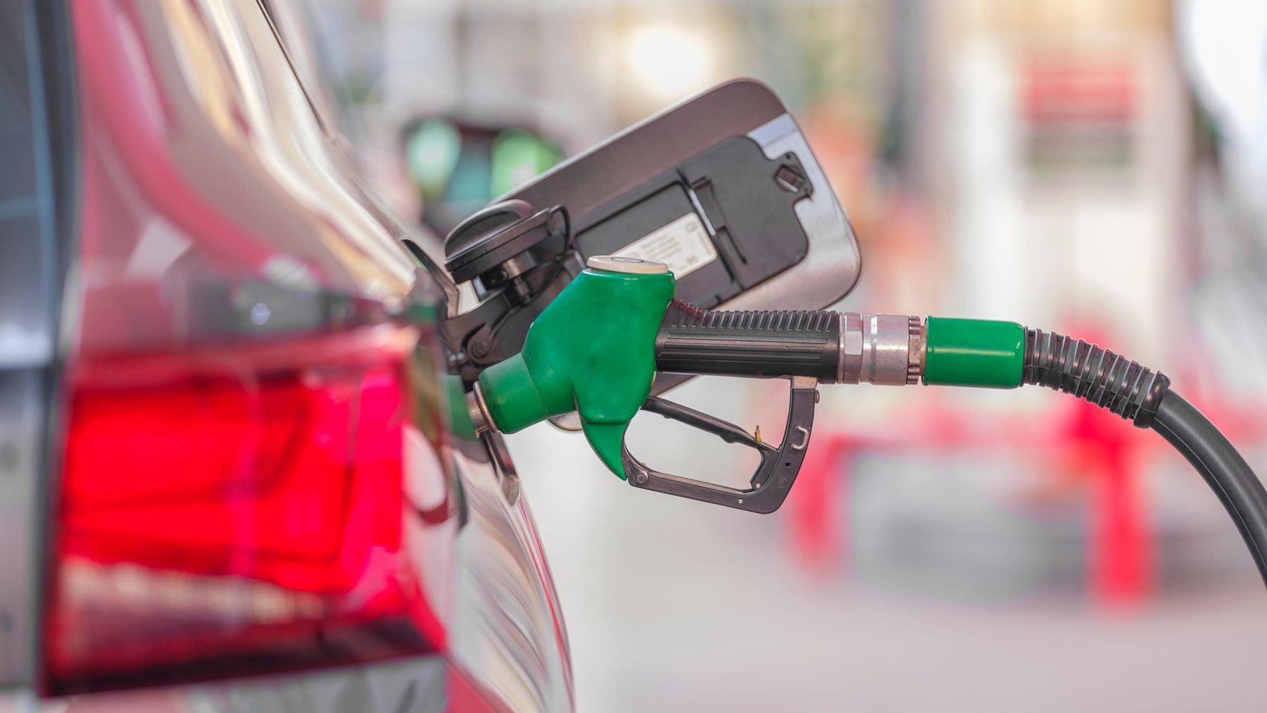 Precio de la gasolina hoy 13 de agosto: localiza las gasolineras más baratas de Sevilla, Cádiz y otras ciudades de Andalucía