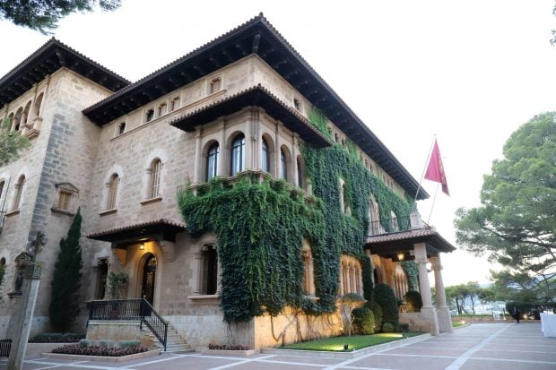 El Palacio de Marivent durante una recepción ofrecida por los Reyes. (Foto: Europa Press)