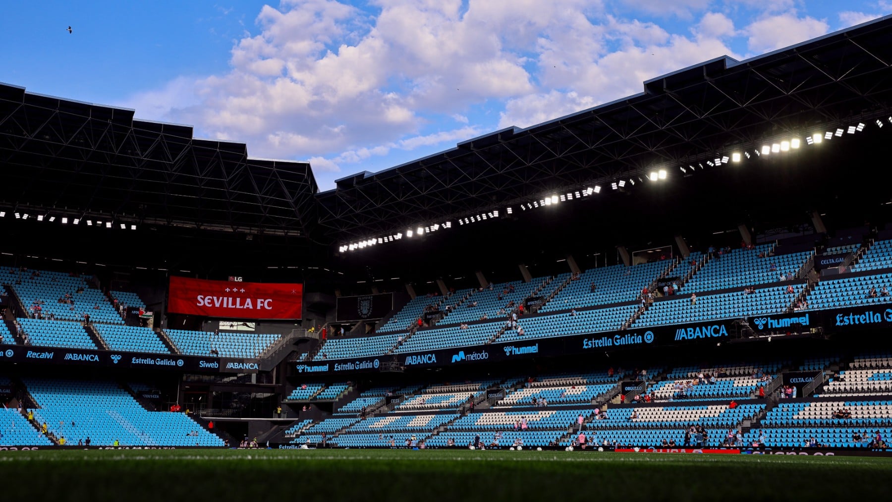 Un hongo amenaza el inicio de Liga: el partido entre Celta y Osasuna, en peligro por el estado del césped de Balaídos