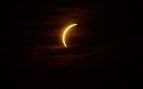 Eclipse solar visto este miércoles. (Foto: EFE)