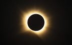 Los españoles miran al cielo para vivir el primer eclipse total en más de 100 años