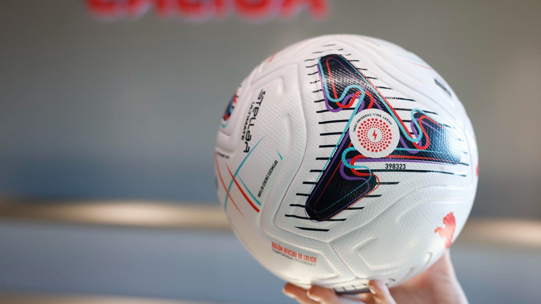 La Liga presenta la nueva herramienta para los árbitros: integrarán un sensor en los balones