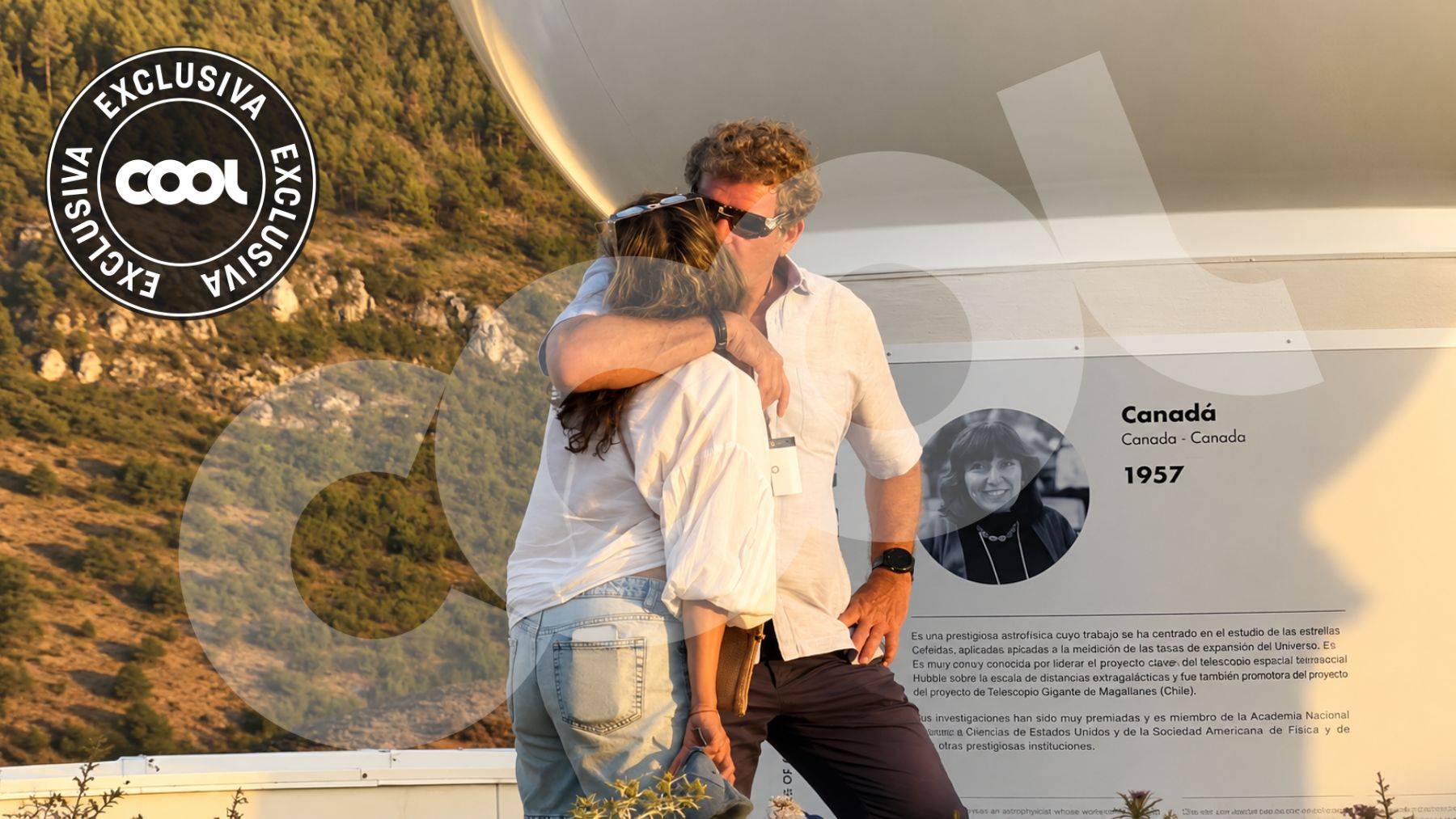 Mario Picazo y su mujer durante el eclipse en Teruel. (Foto: COOL)