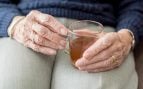 Hidratarse en verano, qué beber contra el calor, consejos de los expertos mayores de 65 años en verano, estar hidratado en verano.