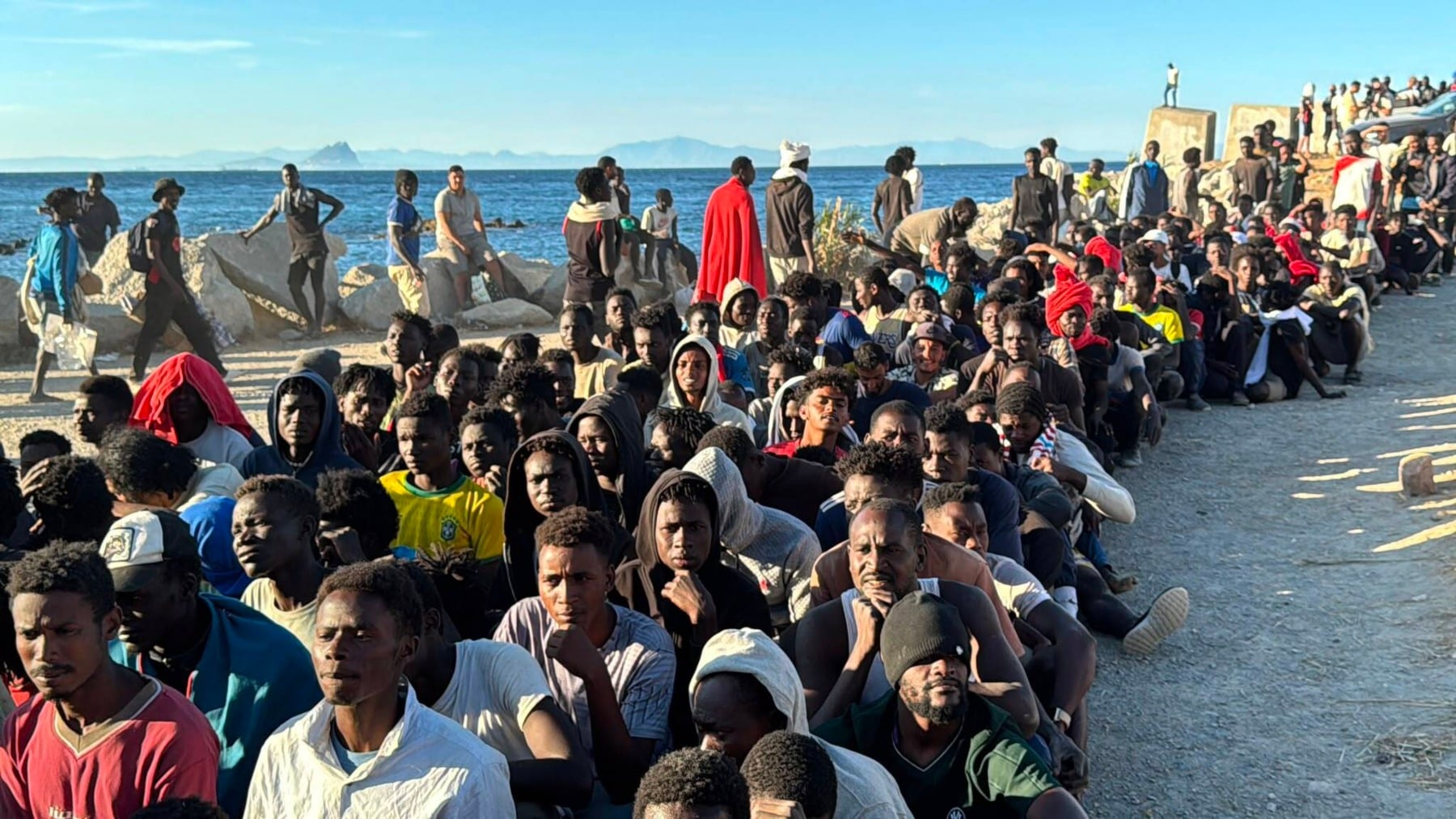 Marruecos se burla de la regularización de Sánchez: ¿Por qué obligamos a la gente a lanzarse al mar? Abramos las fronteras