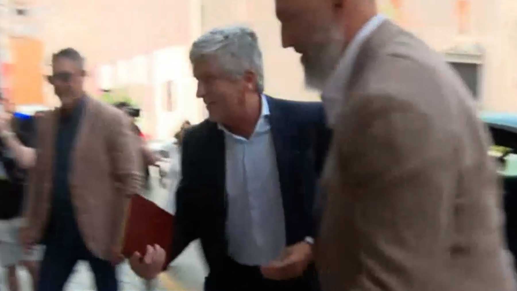 Monumental pitada a Marlaska en su visita a Ceuta desbordada por inmigrantes ilegales