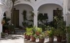 Truco andaluz contra el calor, arquitectura bioclimática contra el calor, ventajas patio andaluz en verano.