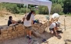 Trabajos de excavación en el yacimiento ibérico del Azud de Tivenys (Bajo Ebro), impulsados por la Universidad Rovira i Virgili para profundizar en el conocimiento del poblado y su entorno inmediato. Fuente: Universidad Rovira i Virgili.