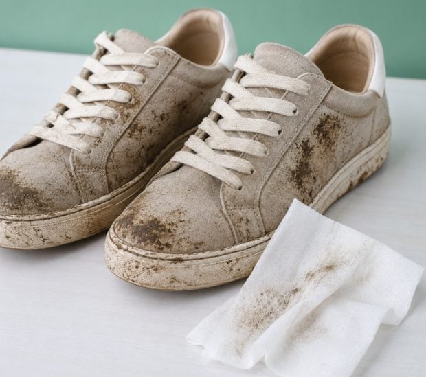 zapatos, toallitas limpieza,