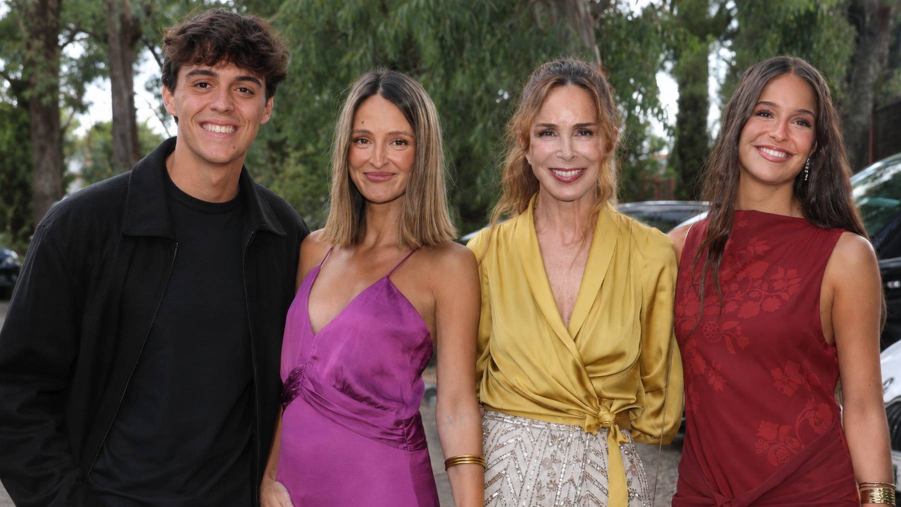 Lydia Bosch junto a sus hijos, Juan Martín, Andrea Molina y Ana Martín. (Foto: Europa Press)