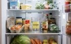 Poner un vaso con vinagre en el frigorífico: para qué sirve y por qué lo recomiendan los expertos
