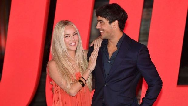 Ana Mena y Óscar Casas. (Foto: Europa Press)