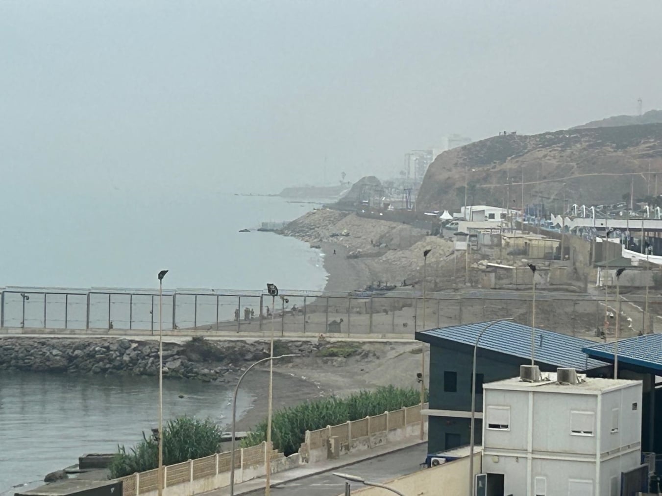 Marruecos dice que ha frustrado un nuevo asalto a Ceuta de cientos de inmigrantes