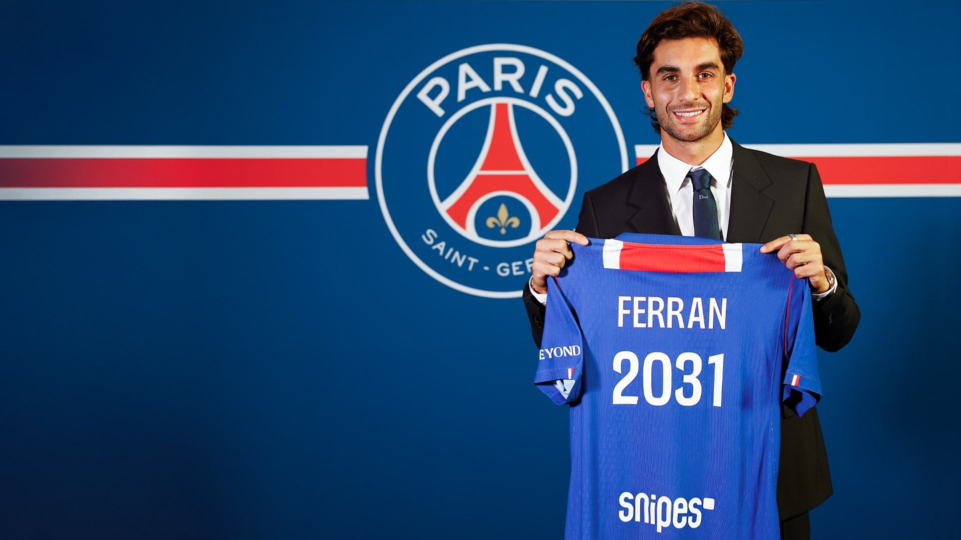 Oficial: el PSG ficha a Ferran Torres y ya está a las órdenes de Luis Enrique