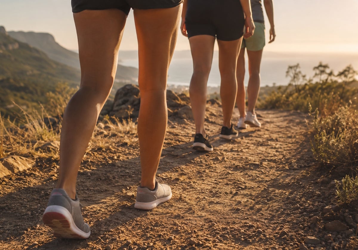 Imagen de un grupo de mujeres caminando. (Foto: Okdiario)