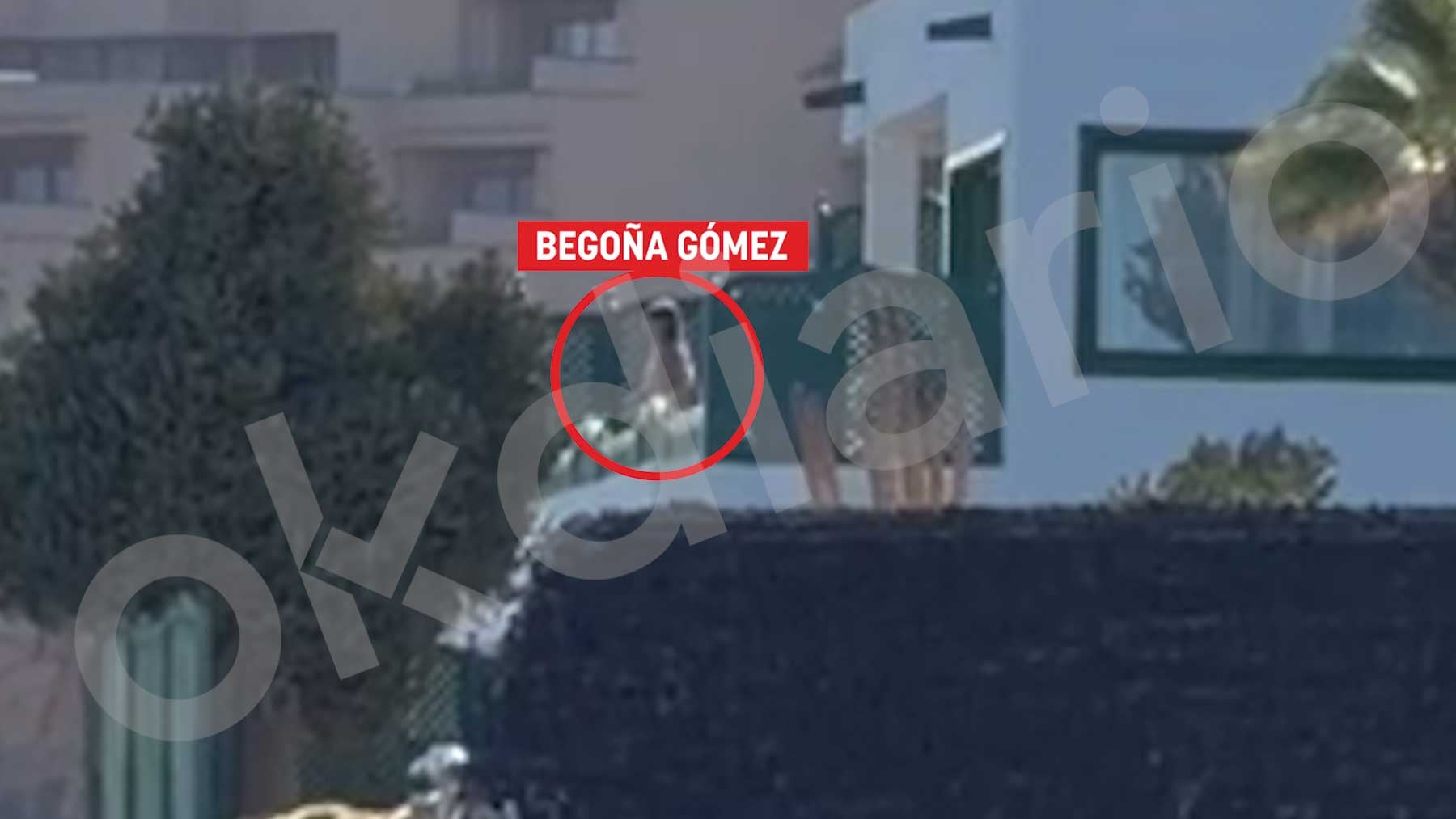 Begoña se relaja en la terraza de La Mareta antes de sentarse en el banquillo por dos delitos