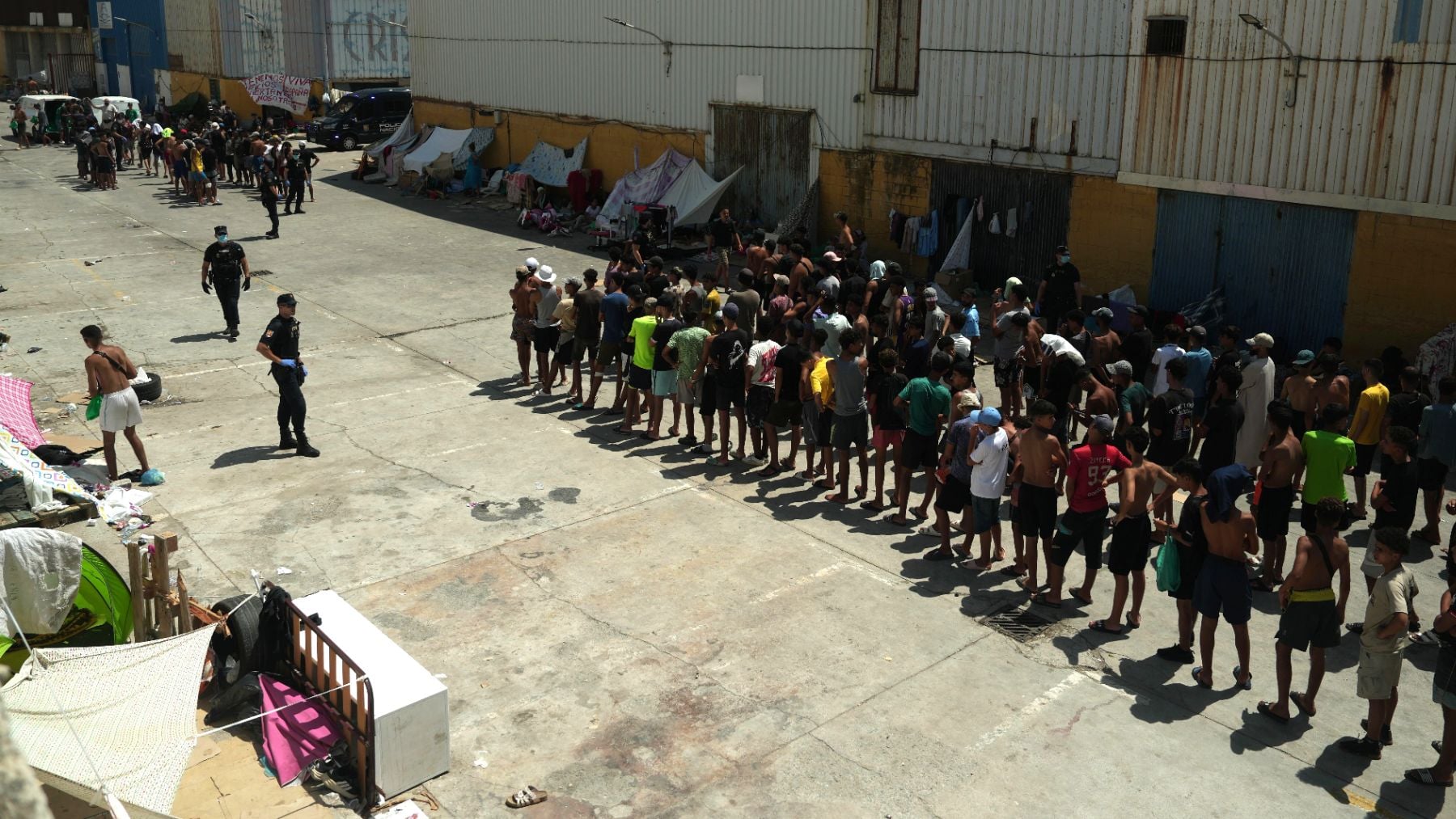 Crisis migratoria en Ceuta, en directo hoy: última hora de la frontera, los migrantes y la situación actual en la ciudad