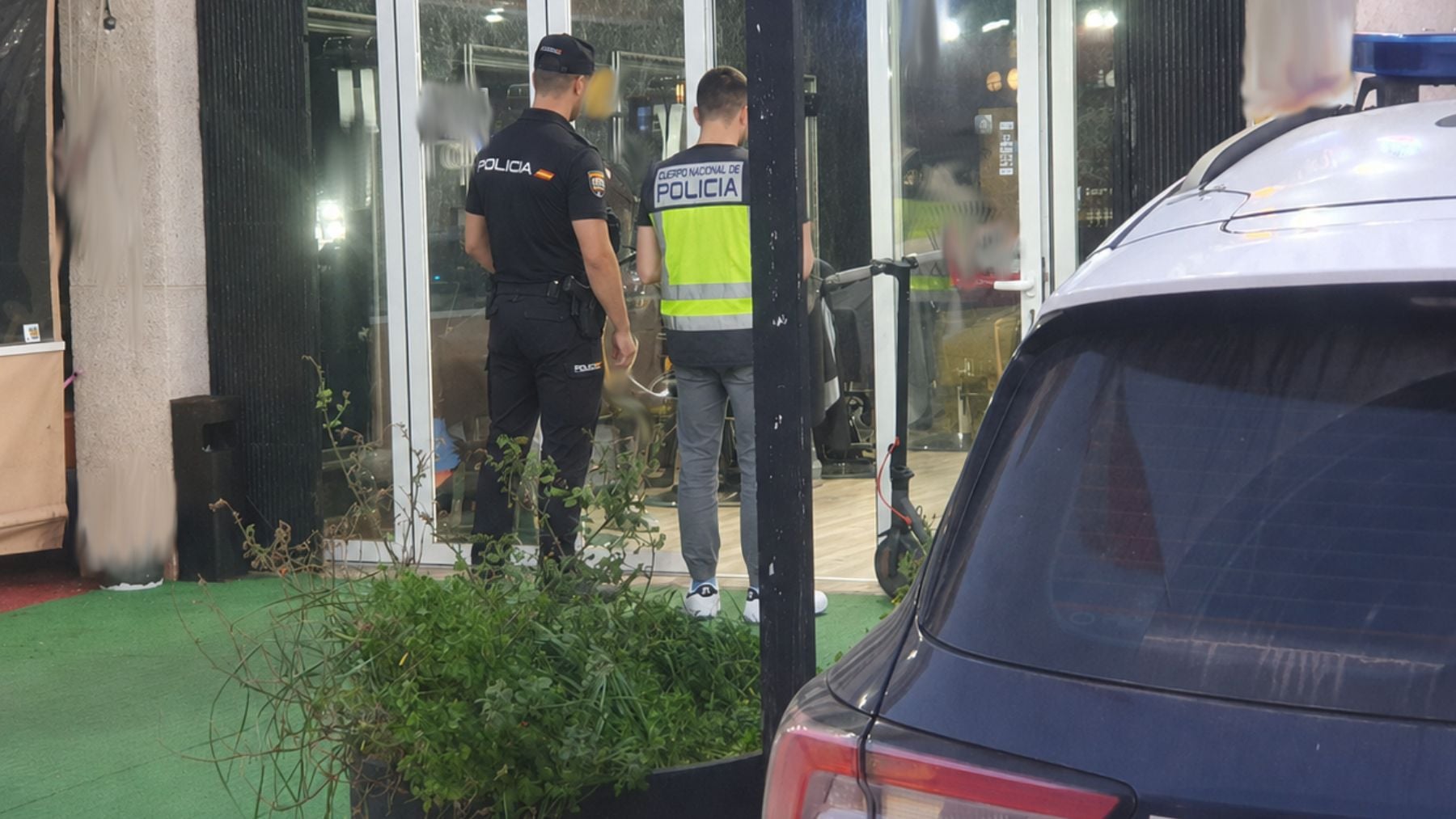 Anillos con diamantes, pendientes de oro, dinero y un reloj de 30.000 euros: el botín que un empleado de hotel robó a sus clientes en Mallorca