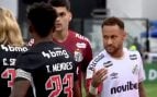 Thiago Mendes le niega el saludo a Neymar Jr. (@geglobo)