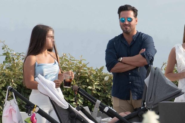 David Bustamante y su hija Daniella disfrutando de una comida en familia. (Foto: Europa Press)