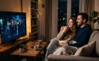 La psicología dice que las personas que siempre ven las mismas películas y series no lo hacen porque sean aburridas, en realidad se refugian en el bienestar emocional que les produjo en su día