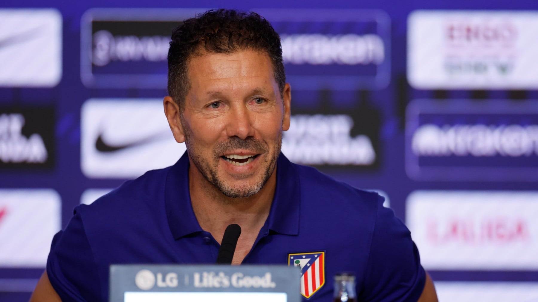 Simeone durante la rueda de prensa previa al partido contra el Málaga. (EFE)