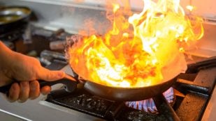 fuego en la cocina