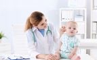 Cinco consejos para prevenir las otitis infantiles durante el verano