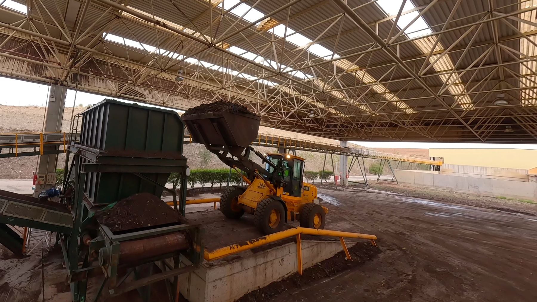 Tratamiento de lodos urbanos para la agricultura. (Foto: Comunidad de Madrid).