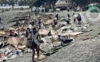 Unos 500 inmigrantes ilegales vuelven a la playa de El Trampolín tras ser realojados en campamentos por el Gobierno