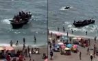 La resignación de unos bañistas en una playa de Murcia al llegar una patera taxi: «Esto es España, tío»
