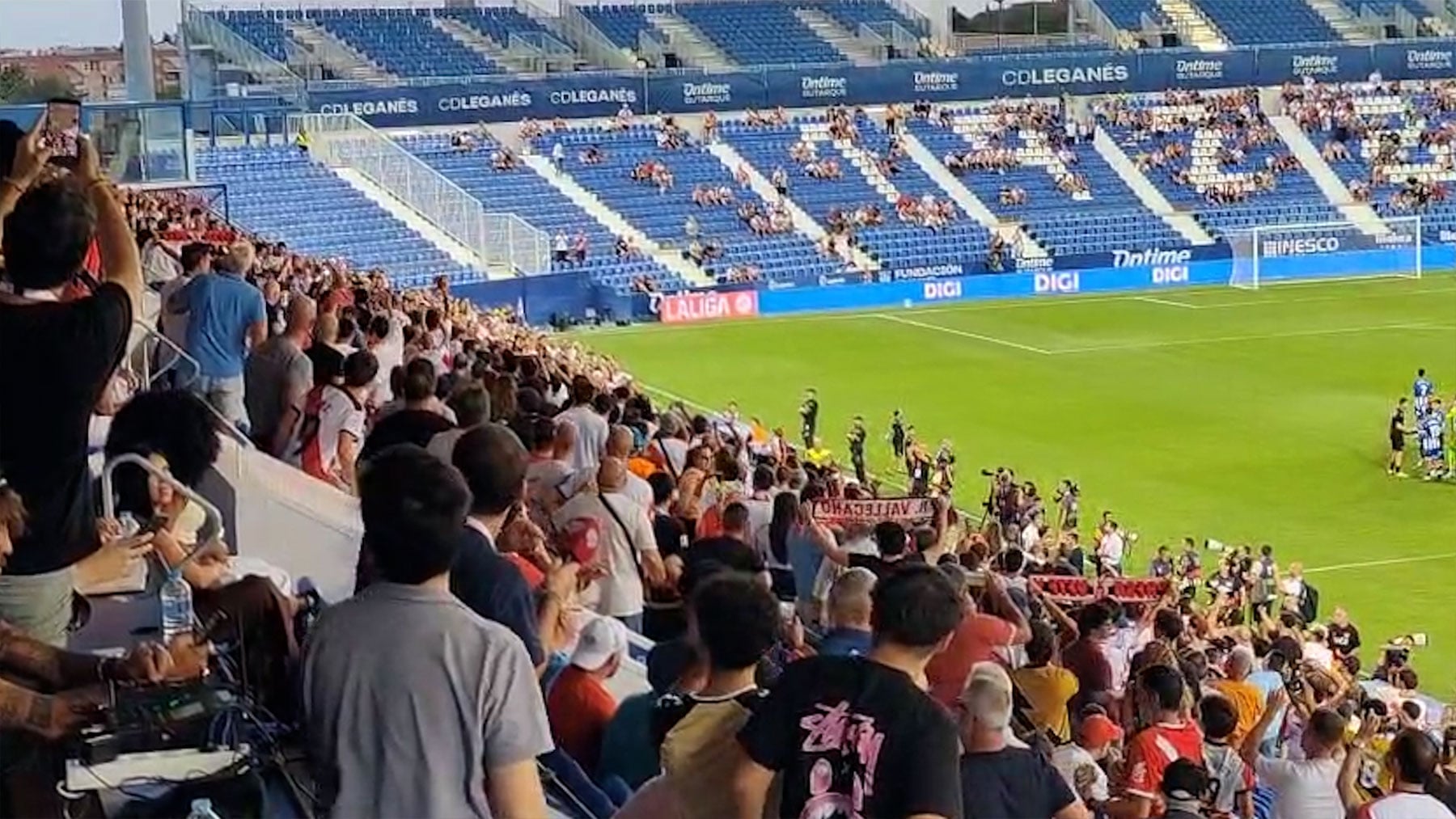 Tremenda pitada a Presa entre gritos de ¡fuera, fuera! en su entrada al palco de Butarque